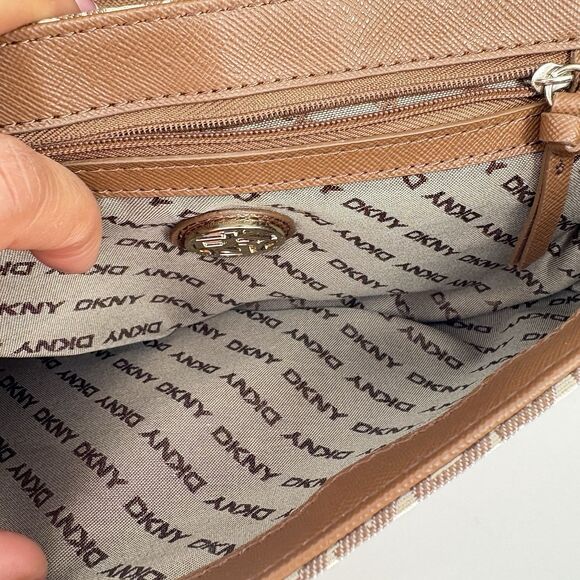 DKNY Signature Chain Clutch Shoulder Bag Chino Fabric Pink Lthr‎ 742315301 - Picture 10 of 10